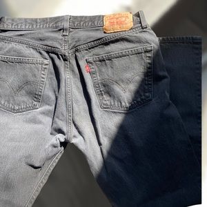 Black Levi 501’s Straight Leg Button Fly W36 L32